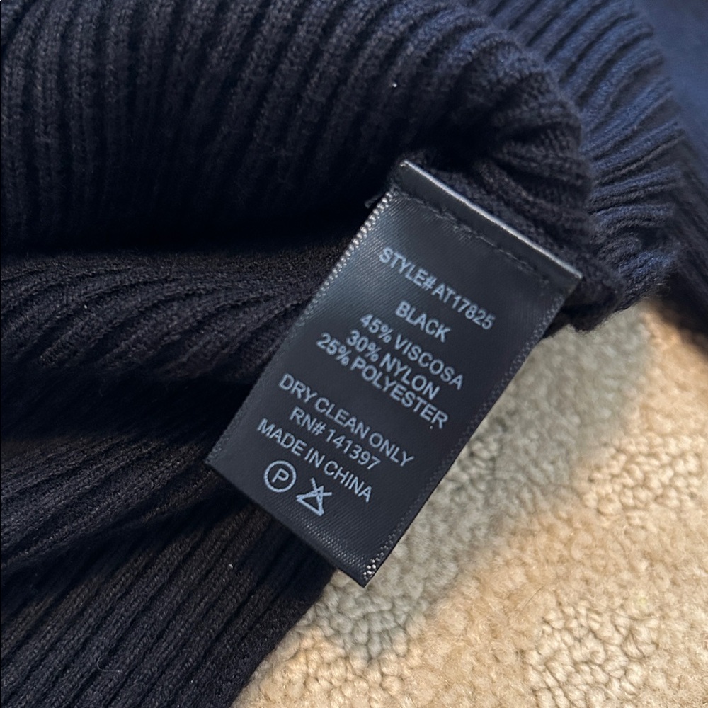Astr Black Off-Shoulder Sweater, Medium NWT - Picture 7 of 8